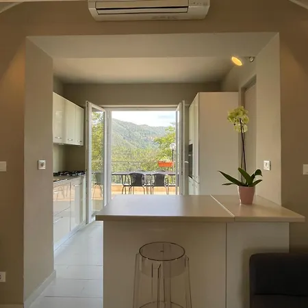 Mare E Monti Di Simonetta