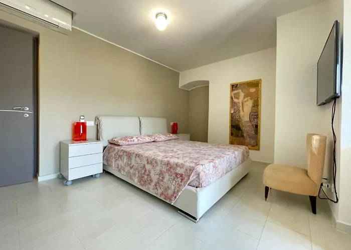 Mare E Monti Di Simonetta *