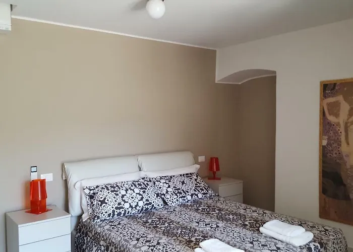 Mare E Monti Di Simonetta * Spotorno